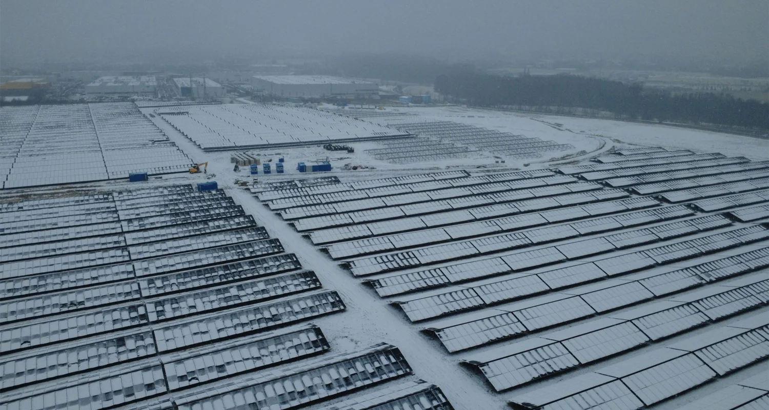 Centrales fotovoltaicas sobre la nieve: un informe de la AIE identifica una nueva oportunidad.