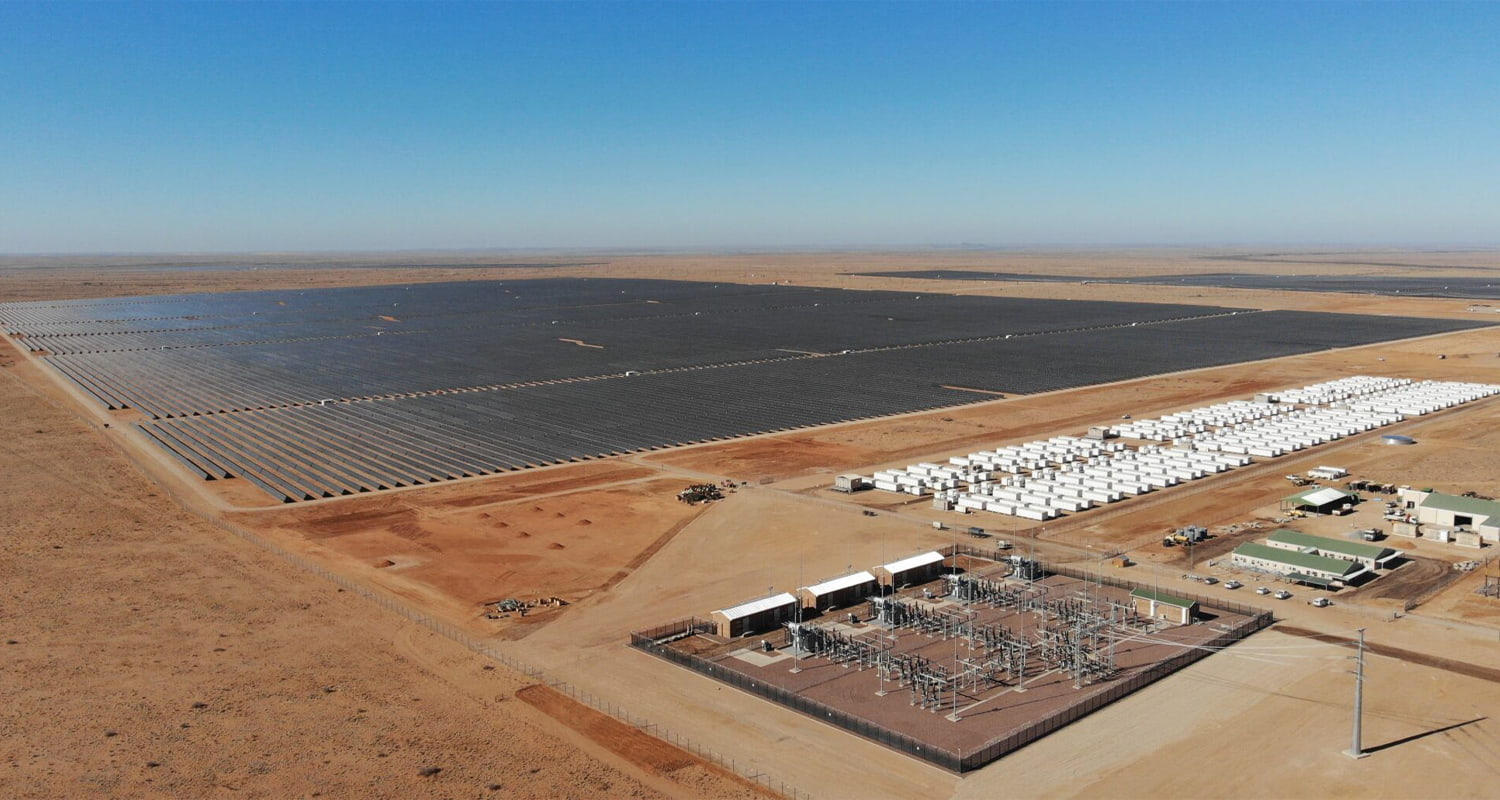 Comienza la construcción del proyecto de control de la desertificación mediante energía fotovoltaica de 1 GW en Xinjiang, China, que utiliza carbón.