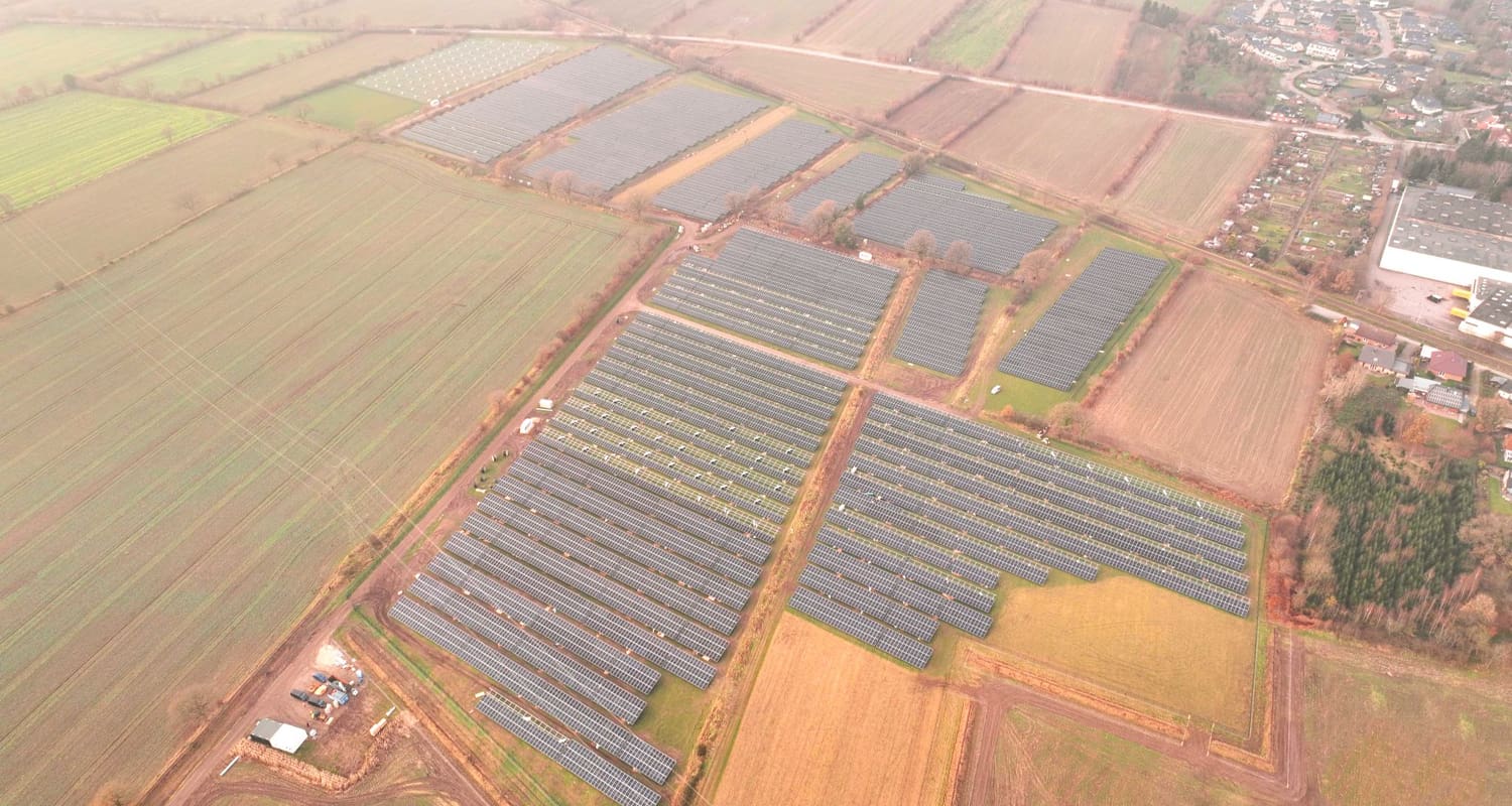 India enfrenta una creciente restricción de energía solar mientras la red lucha por adaptarse, según informe