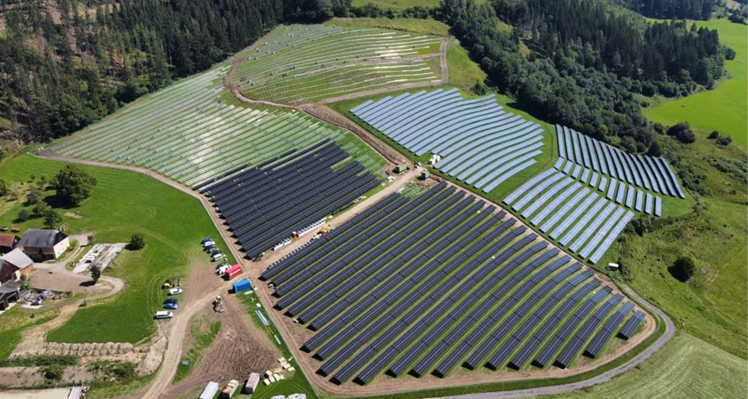 La capacidad de fabricación de inversores europea ha ido contra la tendencia y se ha disparado, remodelando el panorama mundial de la fabricación fotovoltaica.