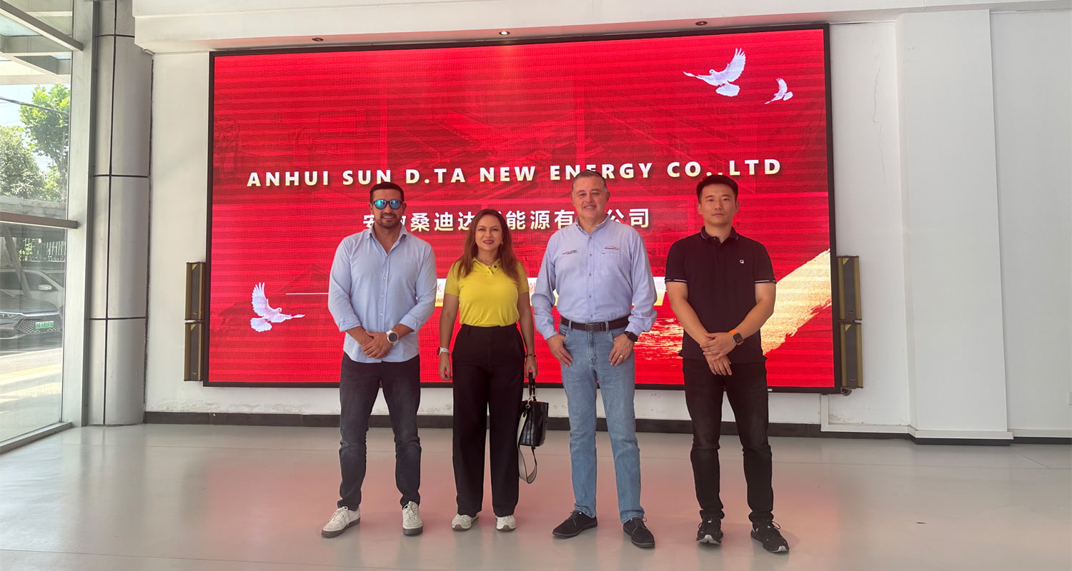 Clientes ecuatorianos elogian la calidad y eficiencia de SUNDTA durante una productiva visita a una fábrica en China