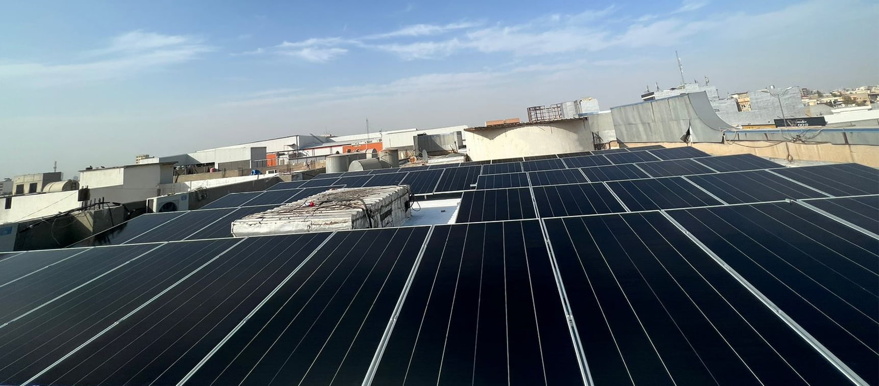 Caso de proyecto de sistema fotovoltaico de almacenamiento de energía híbrido de 100 kW en Irak