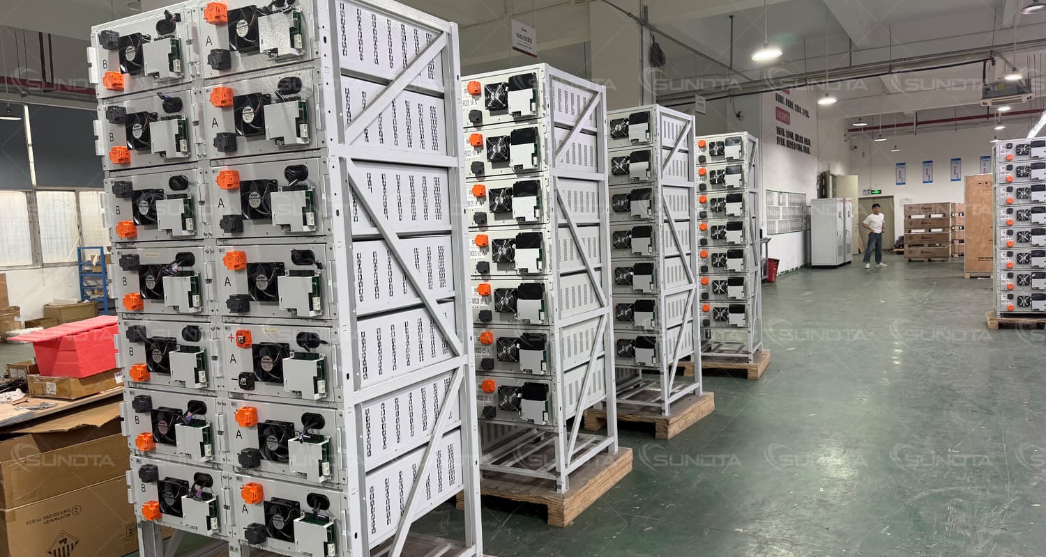 SUNDTA ha finalizado la producción del último lote de baterías de alto voltaje: su solución energética integral le espera.