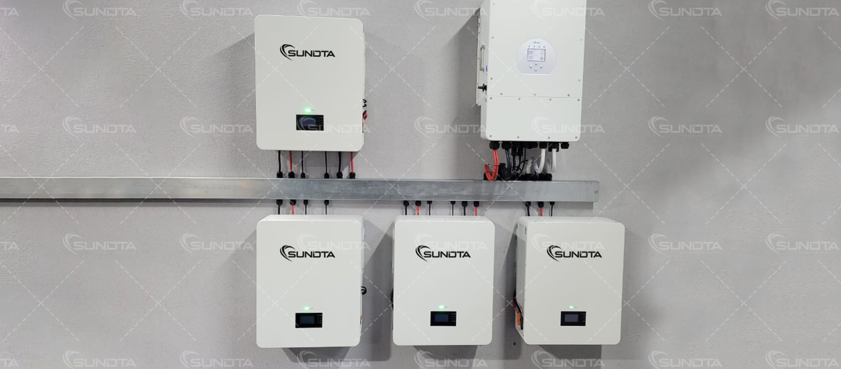 Se completó el sistema de almacenamiento de energía de 20,48 kwh instalado por el cliente ucraniano de SUNDTA
        