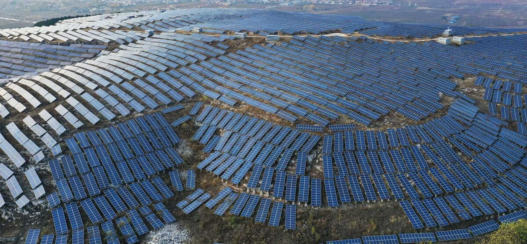 ¡200 megavatios! El proyecto fotovoltaico de montaña más grande de Chongqing está completamente conectado a la red para generar energía
    